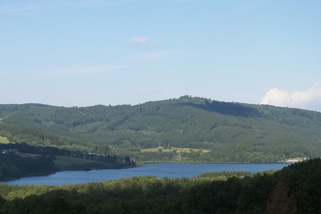 Výhled ze Zelené Lhoty k Nýrské přehradě a do Klatovska